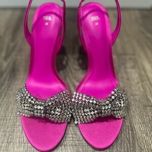 Brand New 💃🏻 Zara pink bow sandals